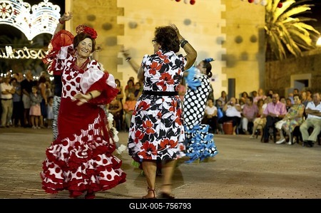 Flamenco dancers at a Feria funfair, Conil de la Frontera, Costa de la Luz, Andalusia, Spain, Europe-stock-foto