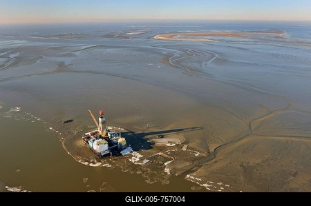Aerial view, oil Mittelplate A, Marne, Schleswig-Holstein, Germany-stock-foto