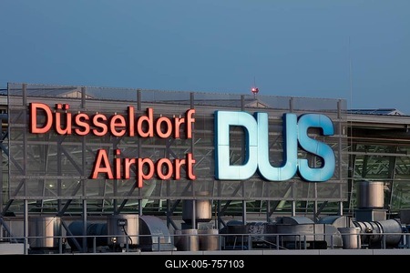 Lettering Düsseldorf Airport DUS, Düsseldorf, North Rhine-Westphalia Airport, Germany-stock-foto