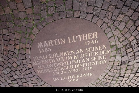 Memorial slab on Martin Luther with inscription and year 1518, monument, date, ground, paving stones, round, Augustinian Monastery, Jesuit Church, Old Town, Heidelberg, Bergstrasse, Baden-Württemberg, Germany-stock-foto