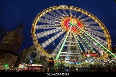 Ferris wheel, Allerheiligenkirmes fair, Soest, Sauerland, North Rhine-Westphalia, Germany-stock-foto
