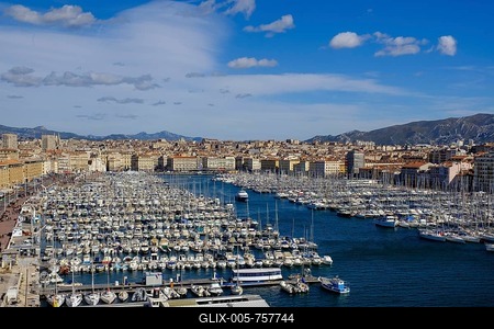 Town view, Old harbour with many boats, Vieux Port, Old Town, Marseille, Provence-Alpes-Côte d'Azur, France-stock-foto