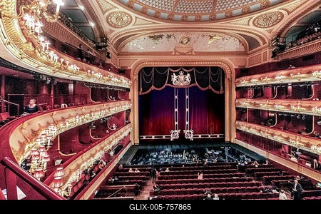 Auditorium of the Royal Opera House Covent Garden, London, City of London, England, United Kingdom, Great Britain-stock-foto