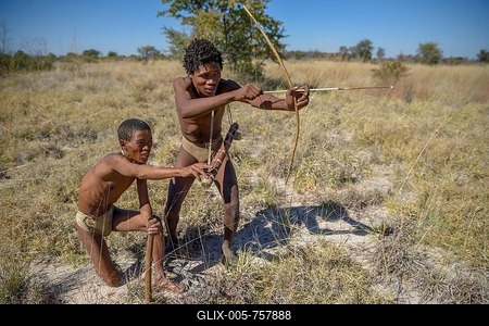 Bushmen of the Ju/' Hoansi-San on traditional hunting with bow and arrow, village //Xa/oba, near Tsumkwe, Otjozondjupa region, Namibia-stock-foto