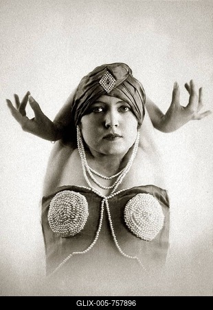 The dancer Veronika Canow with hands as antler, 1920s, Germany-stock-foto