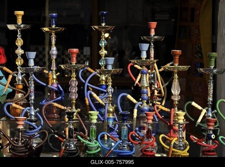 Water pipes, hookahs, for sale, Souq al Waqif, oldest souq or bazaar of Doha, Qatar, Persian Gulf, Middle East, Asia-stock-foto