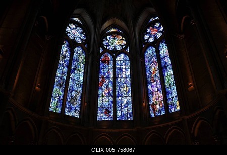 Stained glass windows designed by Marc Chagall in the sanctuary, Notre Dame, Unesco World Heritage Site, Reims, Champagne, France, Europe-stock-foto