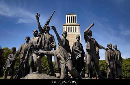 Memorial bell tower and group of figures by Fritz Cremer, former concentration camp beech forest, today memorial, Weimar, Thuringia, Germany-stock-foto