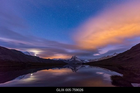 Matterhorn reflected in the Stellisee at dawn, Zermatt, Valais Alps, Canton Valais, Switzerland-stock-foto