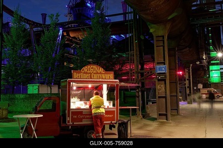 Currywurst wagon in a disused steelworks, Landscape Park Duisburg-Nord, Ruhr area, North Rhine-Westphalia, Germany-stock-foto