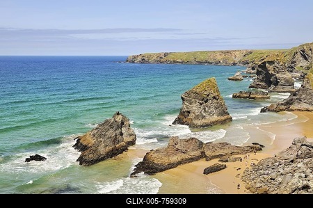 Cliff formation Bedruthan Steps in Newquay on the north coast of Cornwall, England, United Kingdom, Europe-stock-foto
