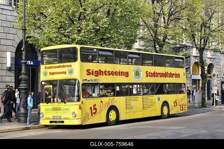 Sightseeing tour bus in the city centre of Berlin, Germany, Europe-stock-foto