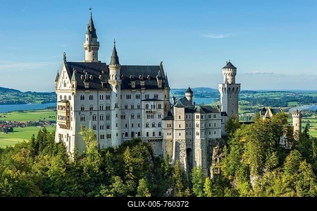 Neuschwanstein Castle above Pöllatschlucht gorge, lake Forggensee, Schwangau, Ostallgäu, Allgäu, Swabia, Bavaria, Germany-stock-foto