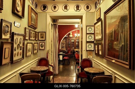 Interior of the Antico Caffe Greco, Via dei Condotti, Rome, Lazio, Italy, Europe-stock-foto