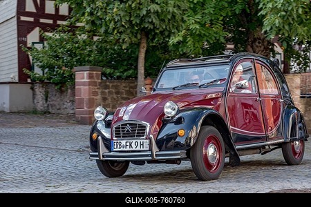 Vintage car Citroën 2CV in motion, ugly duck, model Charleston, year of construction 1982, Michelstadt, Hesse, Germany-stock-foto