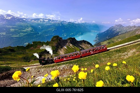 View of the Brienz-Rothorn railway, Lake Brienz and the Bernese Alps, Rothorn mountain, Brienz, Canton of Bern, Switzerland-stock-foto