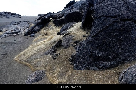 Pele's Hair, fine volcanic glass fiber deriving from the current eruption of the Kilauea volcano, Hawaii Volcanoes National Park, Big Island, Hawaii, USA-stock-foto