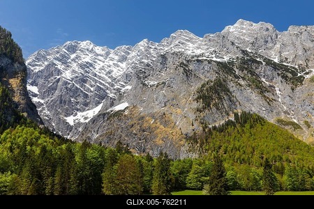 Watzmann group at Königssee, mixed forest, rock, mountain, Berchtesgadner Land, Bavaria, Germany-stock-foto