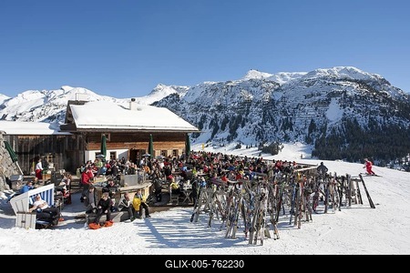 Rud-Alpe mountain lodge, restaurant, skier, Lech am Arlberg, Vorarlberg, Austria, Europe-stock-foto
