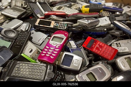 Cell phone recycling at ReCellular, Inc, Dexter, Michigan, United States-stock-foto