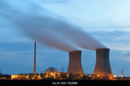 Grafenrheinfeld nuclear power plant operated by E.ON, dusk, Schweinfurt, Bavaria, Germany, Europe-stock-foto
