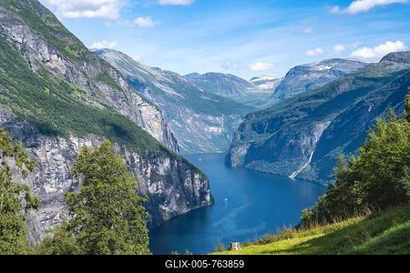 Geirangerfjord, near Geiranger, Mřre og Romsdal, Norway-stock-foto