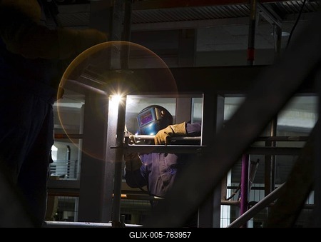 Craftsman building and welding a steel framework, Hamburg, Germany, Europe-stock-foto