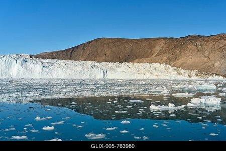 Eqi glacier with drift ice in the foreground, Disko Bay, West Greenland, Greenland-stock-foto