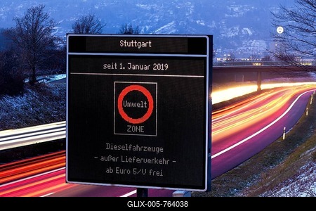 Information board, ban on driving diesel vehicles from Euro5/V free, Stuttgart, Baden-Württemberg, Germany-stock-foto