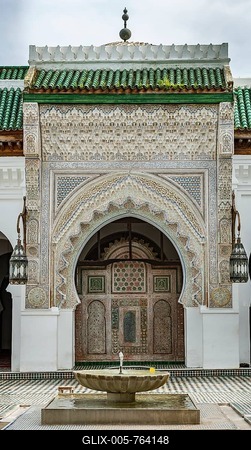 Gate and Fountain, University of al-Qarawiyyin, Arabic ornamentation, Fes, Morocco-stock-foto
