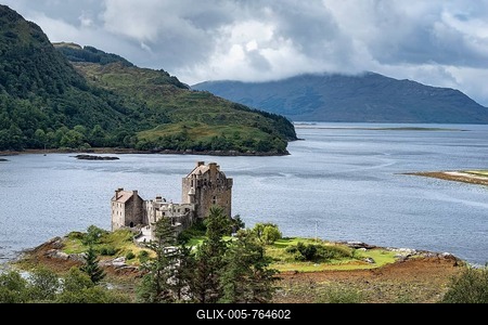 Eilean Donan Castle at Dornie, Western Ross, Scottish Highlands, Scotland, United Kingdom-stock-foto