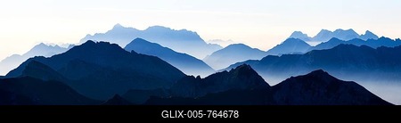 Peaks of the Allgäu Alps in steplike arrangement in the early morning, Oberstdorf, Bavaria, Germany-stock-foto