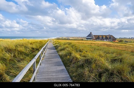 Boardwalk, dunes and beach, Restaurant Landhaus Severin, Morsum, Sylt, North Frisian Island, North Sea, North Frisia, Schleswig-Holstein, Germany-stock-foto