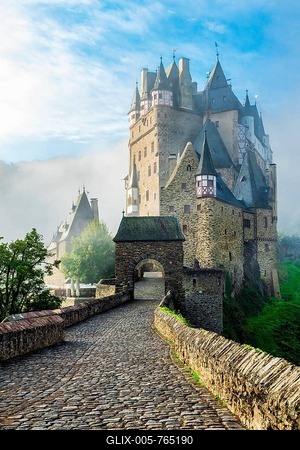 Castle Eltz in the region Volcanic Eifel, Rhineland Palatinate, Germany-stock-foto