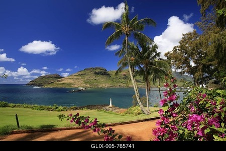 Kalapaki Beach with palm trees and a golf course behind the Marriott Resort, Kukui Point, Lihue, Kaua'i Island, Hawaii, USA-stock-foto