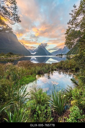 Mitre Peak, Sunset, Milford Sound, Fiordland National Park, Te Anau, Southland Region, Southland, New Zealand, Oceania-stock-foto