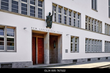 Heidelberg, Germany, June 28th 2024: Front of main building of Ruprecht-Karls-University with statue of Roman goddess of wisdom Minerva above entrance-stock-foto