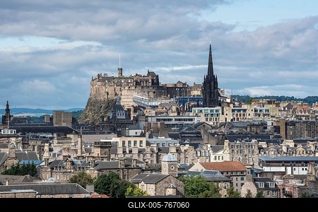 View over city of Edinburgh, with Edinburgh Castle, Edinburgh, Scotland, United Kingdom-stock-foto