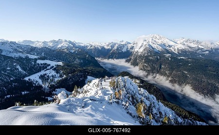 Snow-covered summit of the Jenner with viewing platform in autumn, view of the sea of clouds and Watzmann, Berchtesgaden National Park, Berchtesgaden Alps, Schönau am Königssee, Berchtesgadener Land, Bavaria, Germany-stock-foto