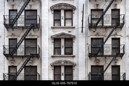 Building with fire escapes, Manhattan, New York, USA-stock-foto