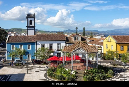 Town square with town hall tower, Ribeira Grande, Sao Miguel Island, Azores, Portugal-stock-foto