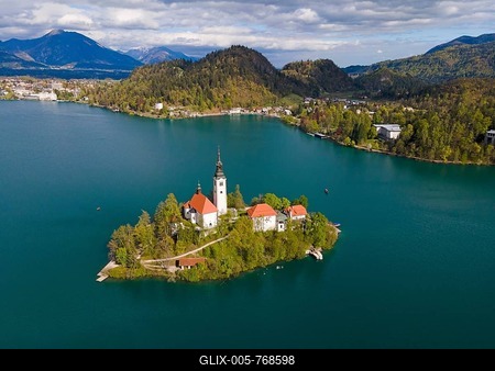 Drone shot, Bled Island with St. Mary's Church, Lake Bled, Lake Veldes, Blejsko jezero, Bled, Veldes, Feldes, Upper Carniola Region, Gorenjska, Slovenia, Balkans-stock-foto