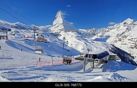 Ski area Riffelberg with chairlift, in the back Matterhorn 4478m, Zermatt, Mattertal, Valais, Switzerland-stock-foto