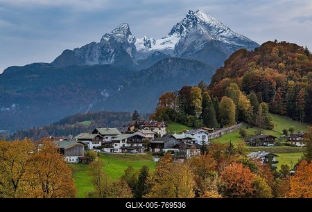 Village view with Watzmann, Berchtesgaden, Berchtesgaden Alps, Berchtesgadener Land, Upper Bavaria, Bavaria, Germany-stock-foto