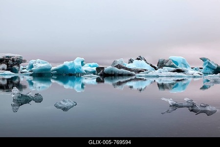 Ice, icebergs with traces of volcanic ash, glacier, glacial lagoon of the Vatnajökull glacier, Jökulsarlon, Iceland-stock-foto