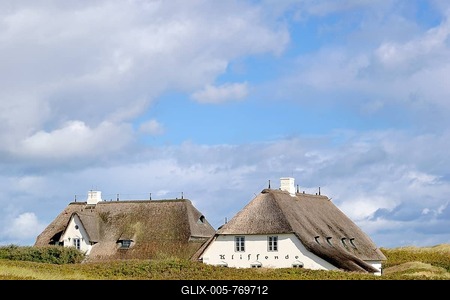 Thatched house Kliffende in the dunes near Kampen, Sylt, North Frisian Islands, North Frisia, Schleswig-Holstein, Germany-stock-foto