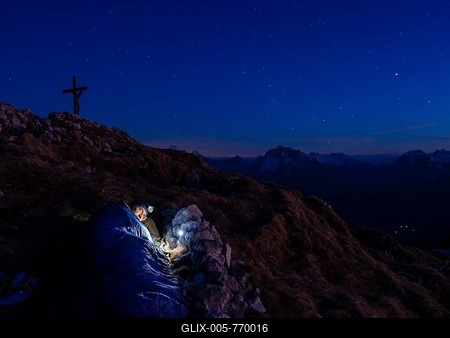 Mountaineer bivouacs at the summit of the Berchtesgadener Hochthron, Untersberg, Berchtesgadener Alps, Bischofswiesen, Berchtesgadener Land, Upper Bavaria, Bavaria, Germany-stock-foto