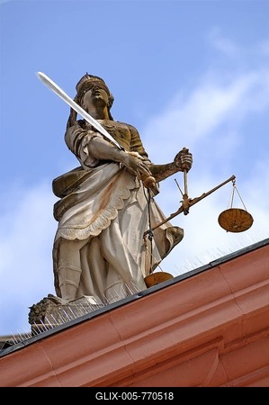 Statue of Justitia, Lady Justice, on top of the neo-classical town hall, 1784, Am Markt, Gengenbach, Baden-Wuerttemberg, Germany, Europe-stock-foto