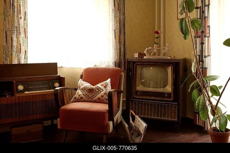 1950s living room set with television, radio and armchair, Lauf an der Pegnitz, Middle Franconia, Bavaria, Germany, Europe-stock-foto
