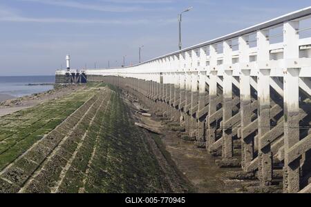 Pier, Nieuwpoort, Belgian North Sea Coast, Belgium-stock-foto